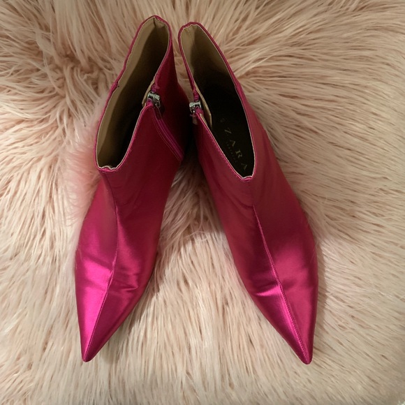 Zara Shoes - STUNNING ZARA PINK SATEEN POINTED ANKLE BOOTS